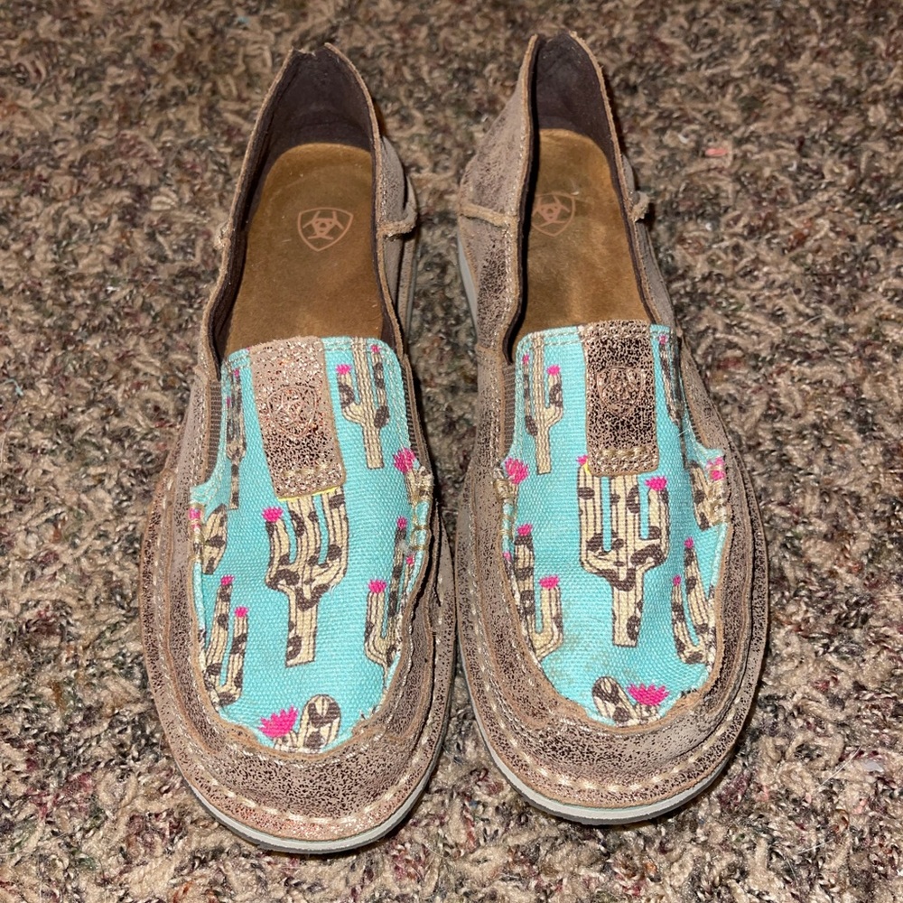Ariat Cruisers